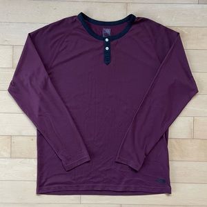The North Face Flash Dry Henley in Burgundy and Black